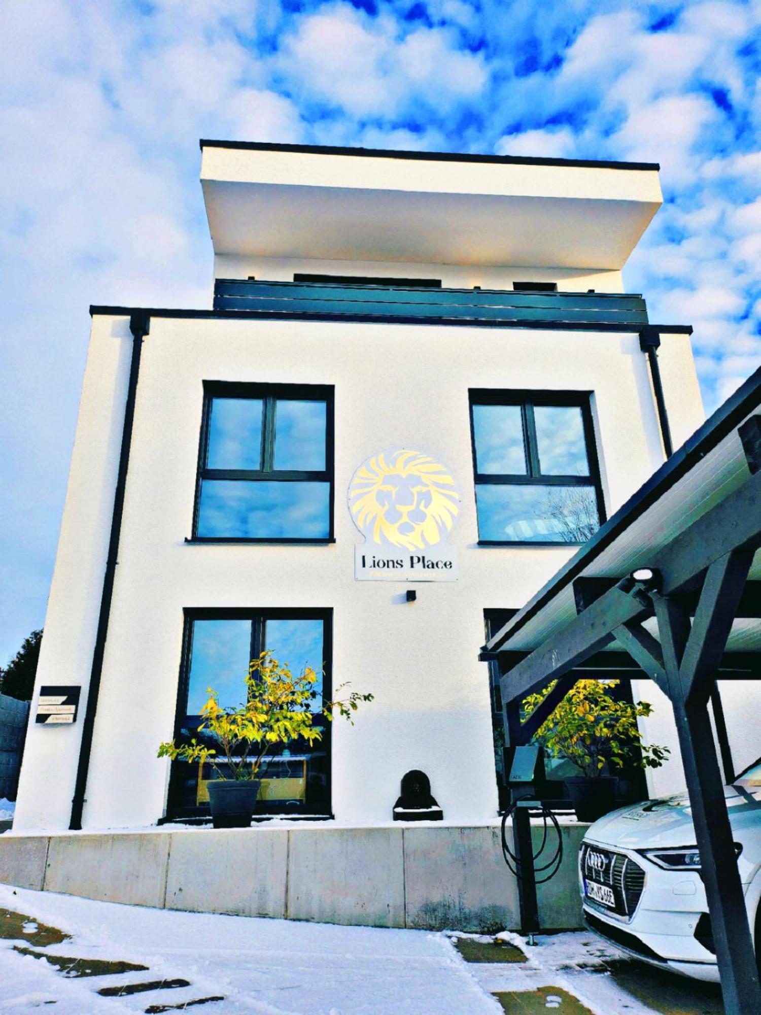 Lions Place Premium Apartments Comfort Optionaler Zugang Zum Spa- Bereich Heidenheim an der Brenz Esterno foto